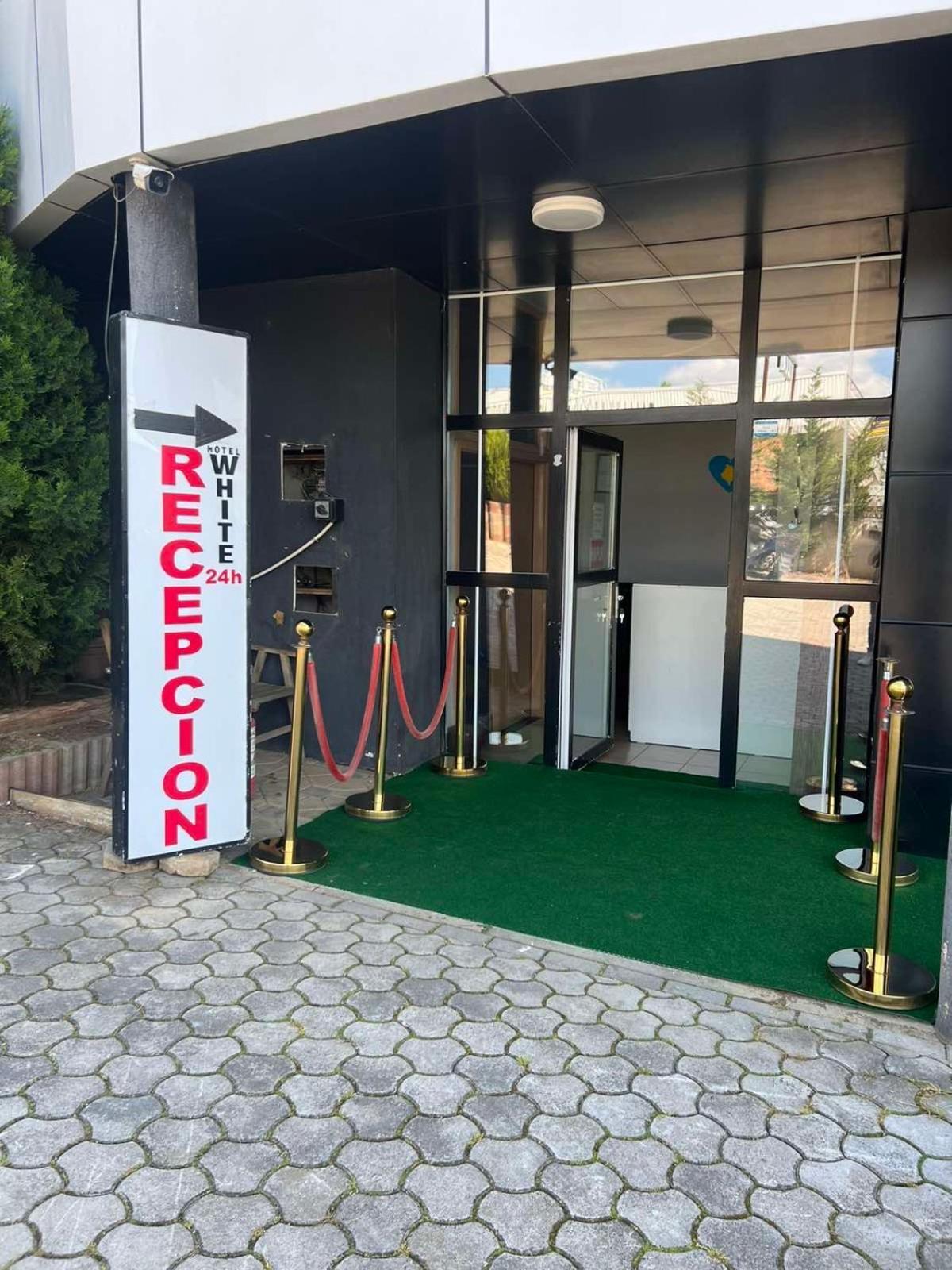 Hotelwhite Gjilan Экстерьер фото