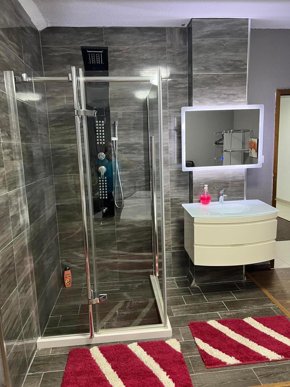 Hotelwhite Gjilan Экстерьер фото